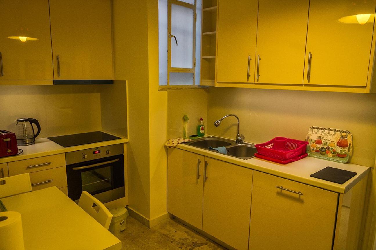 Apartment In The Heart Of The City Афины Экстерьер фото
