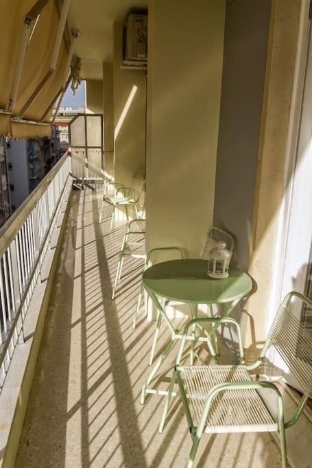 Apartment In The Heart Of The City Афины Экстерьер фото